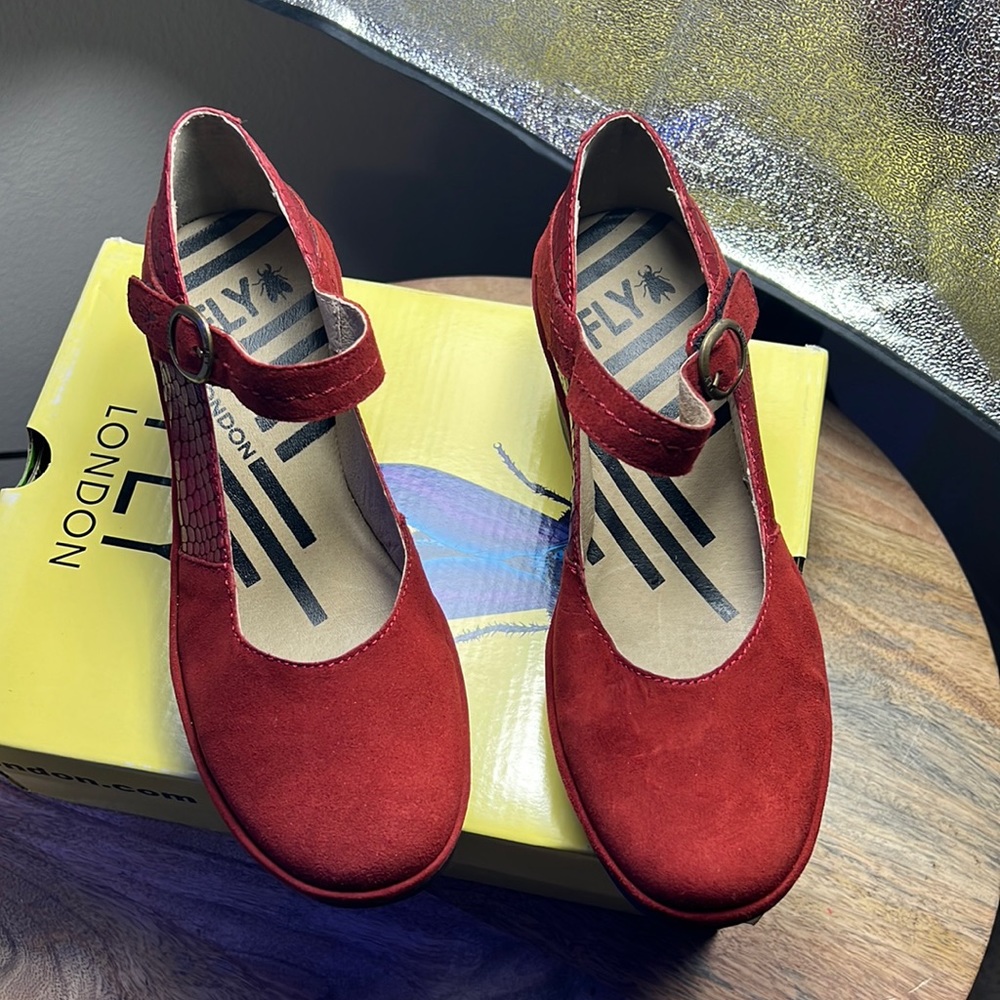 Silky/ Crocodile Red Fly London Wedge Shoe